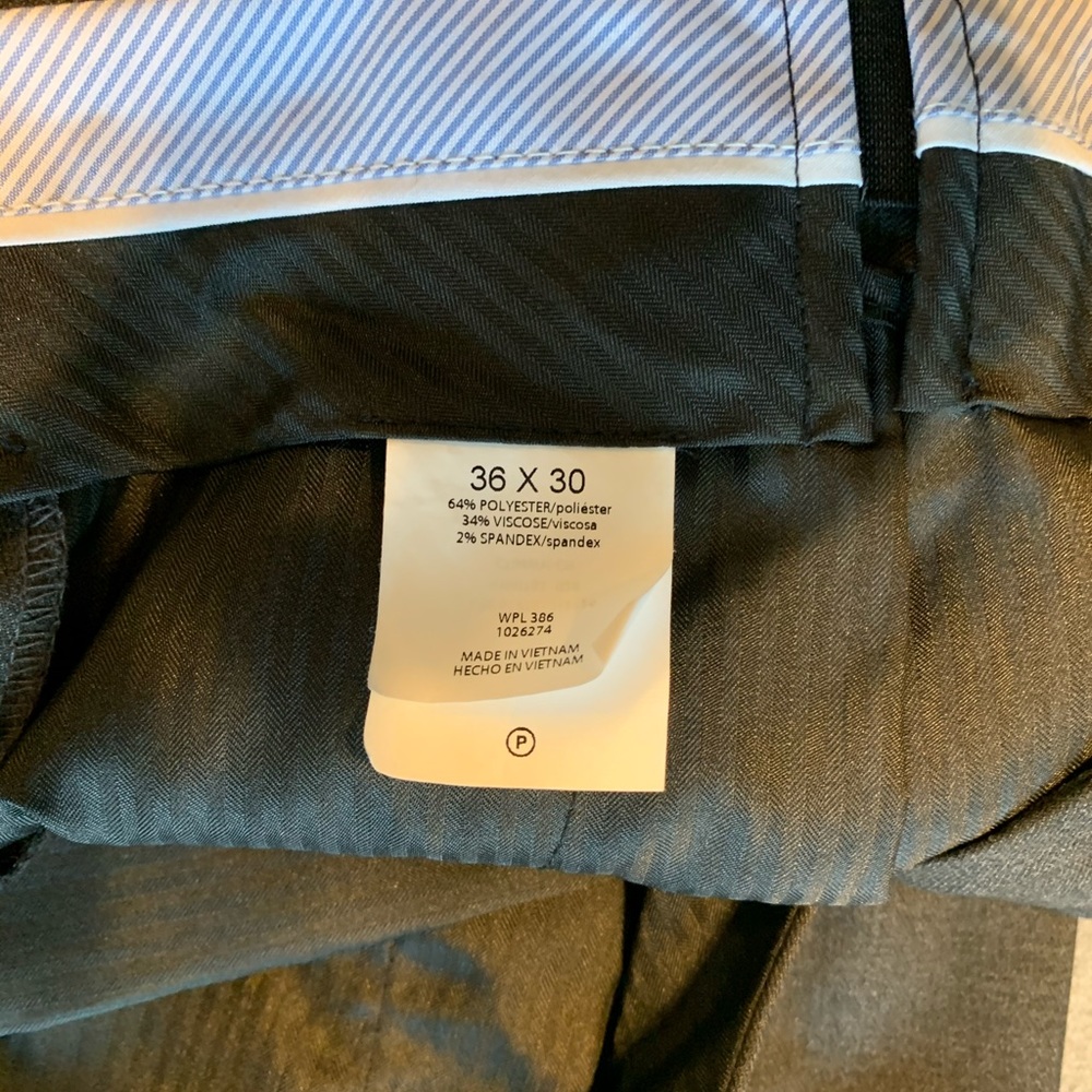 Haggar Men’s Suit, 44R coat, 36x30 pants